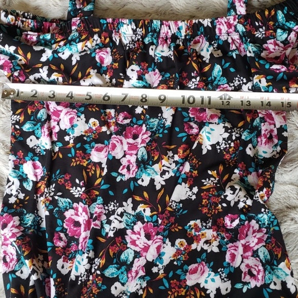 ⛔Gone to Goodwill ⛔Off  the Shoulder Top - Picture 3 of 4